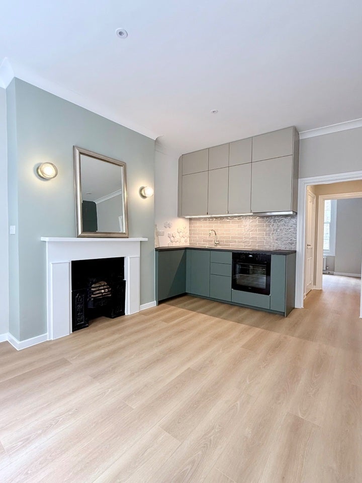 Flat Shelton Street in Greater London