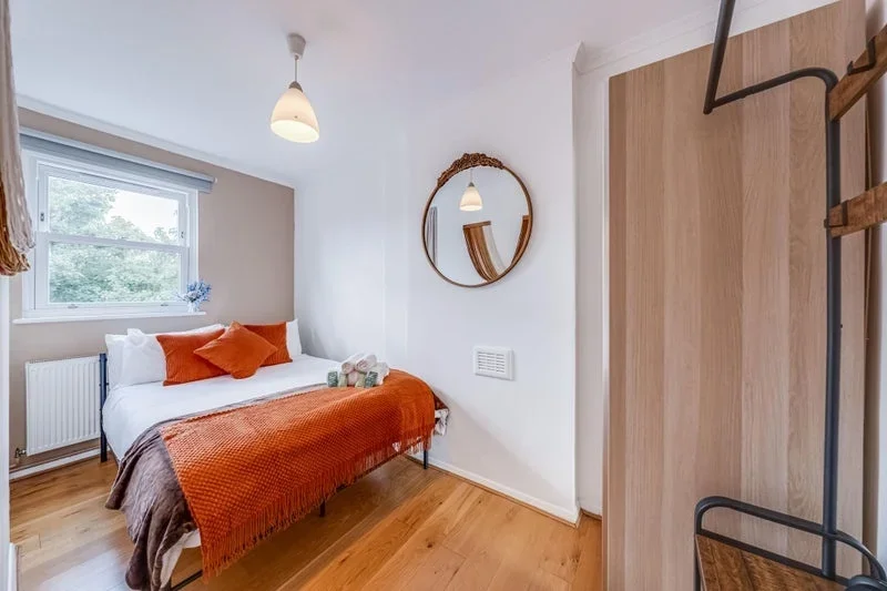 Flat Penzance Street in Greater London