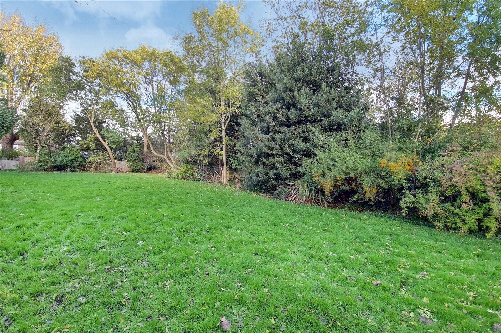 Flat Hendon Way in Greater London