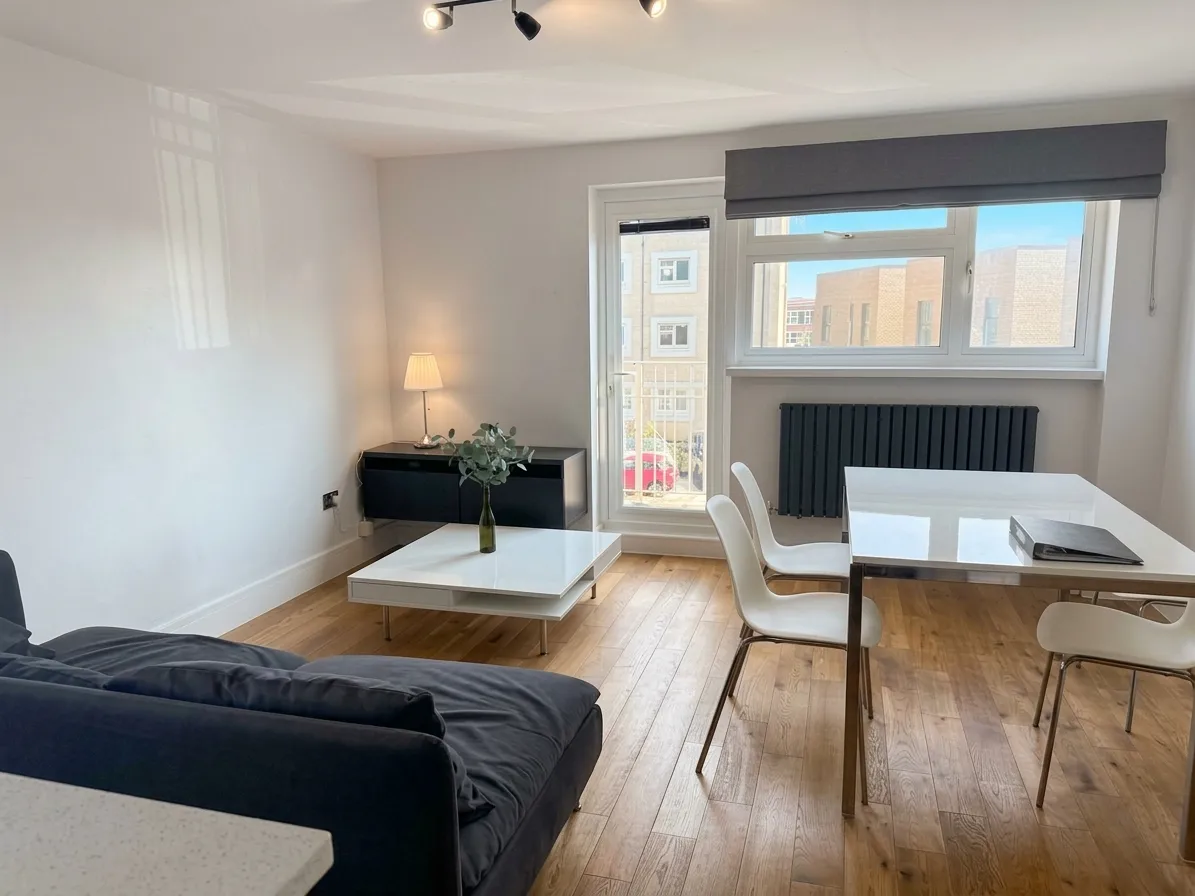 Flat Eaton Road in Greater London