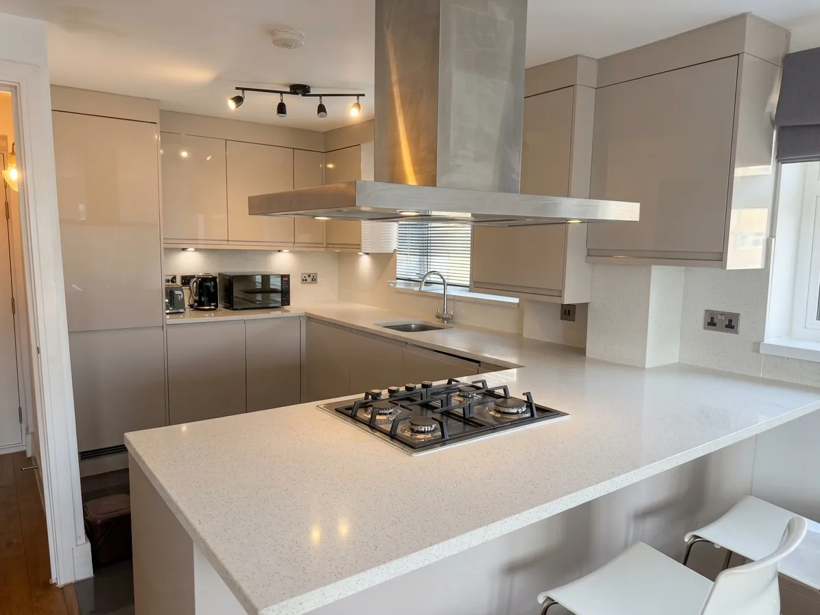 Flat Eaton Road in Greater London