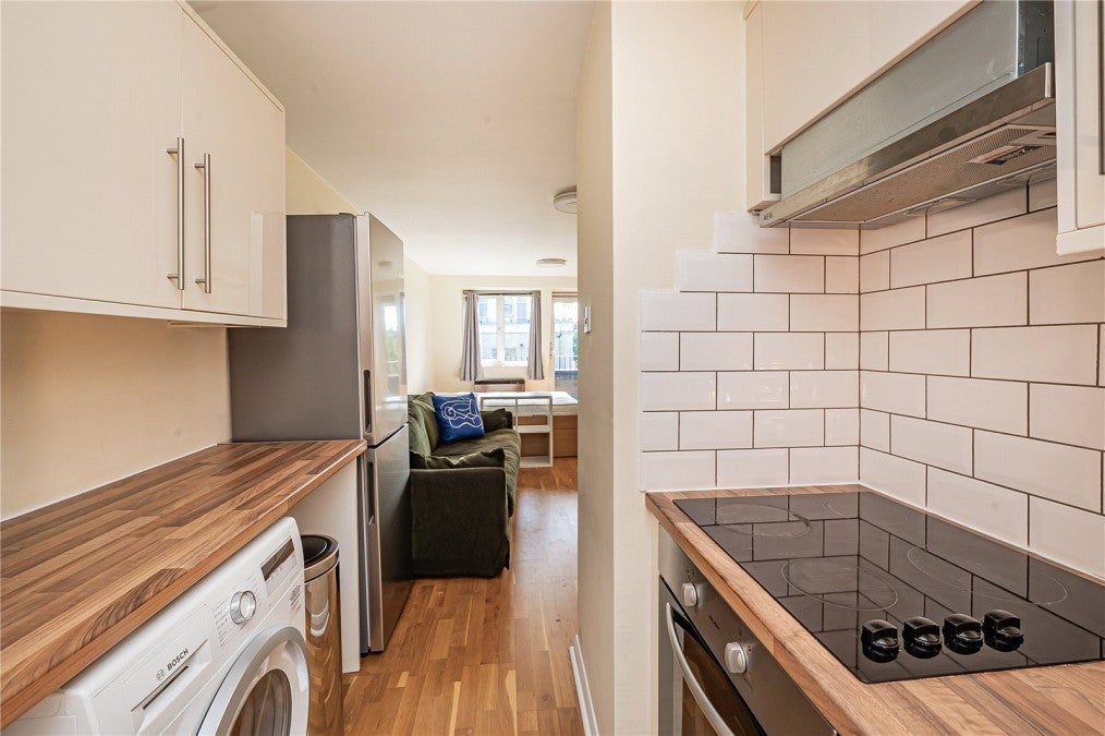 Flat Durnsford Road in Greater London