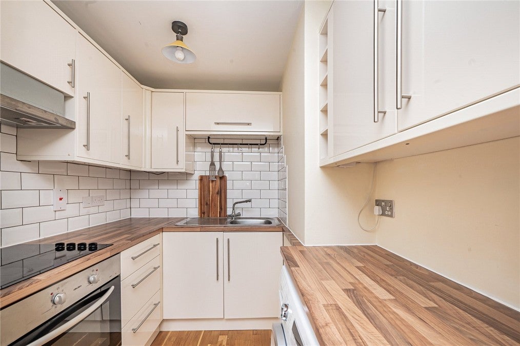 Flat Durnsford Road in Greater London
