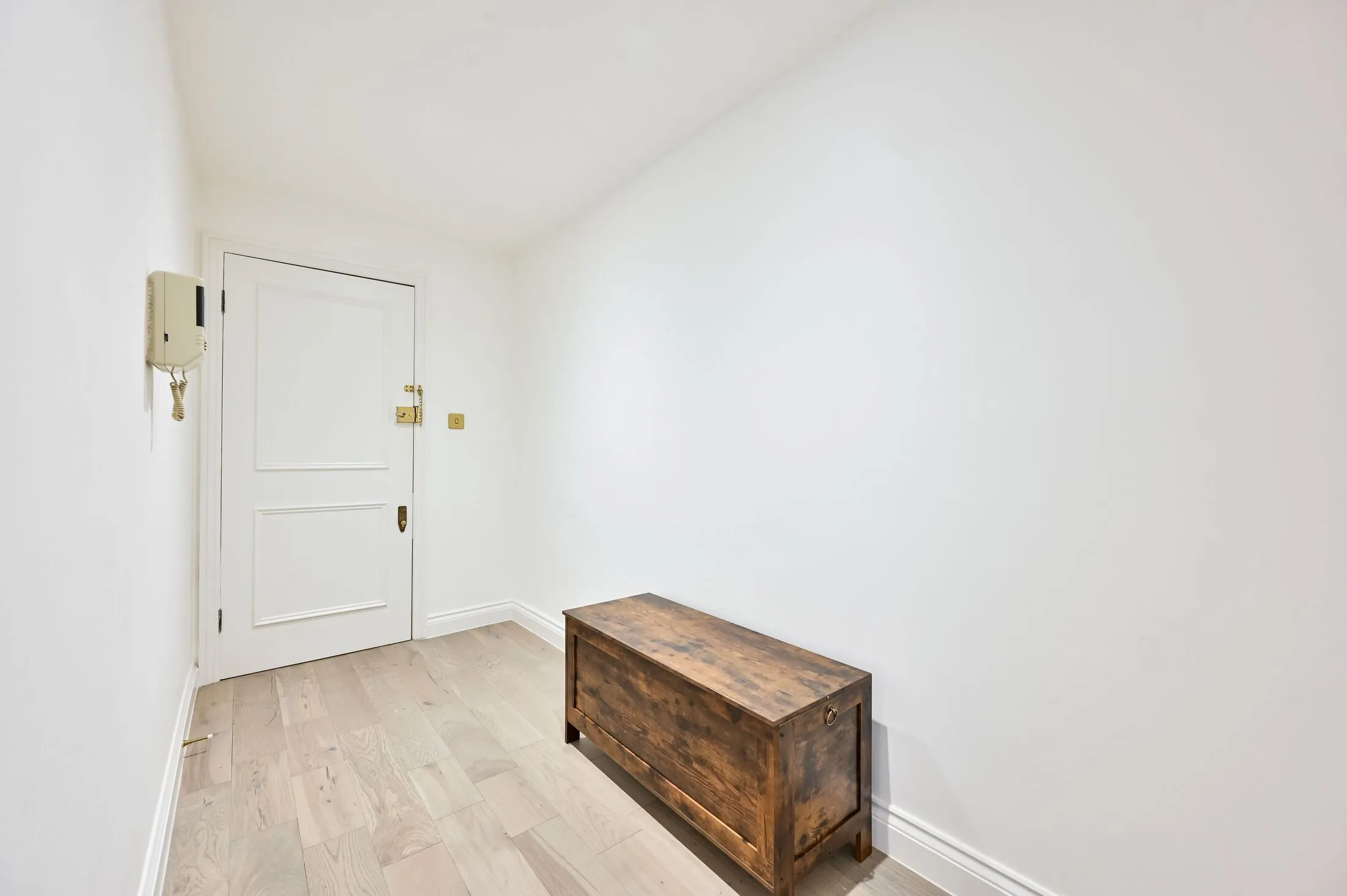 Flat Collingham Gardens in Greater London