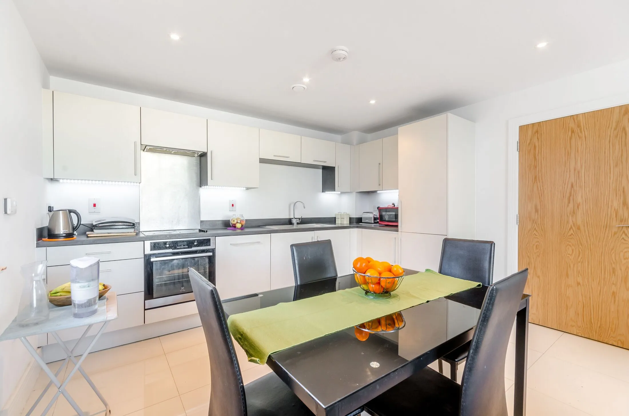 Flat Osiers Road in Greater London