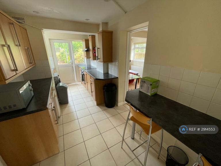 Room Bramshaw Road in Canterbury