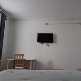 Room Ellys Road in Coventry