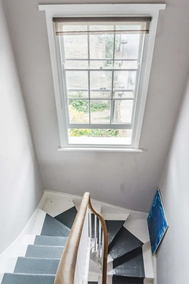 Room Coldharbour Lane in Greater London