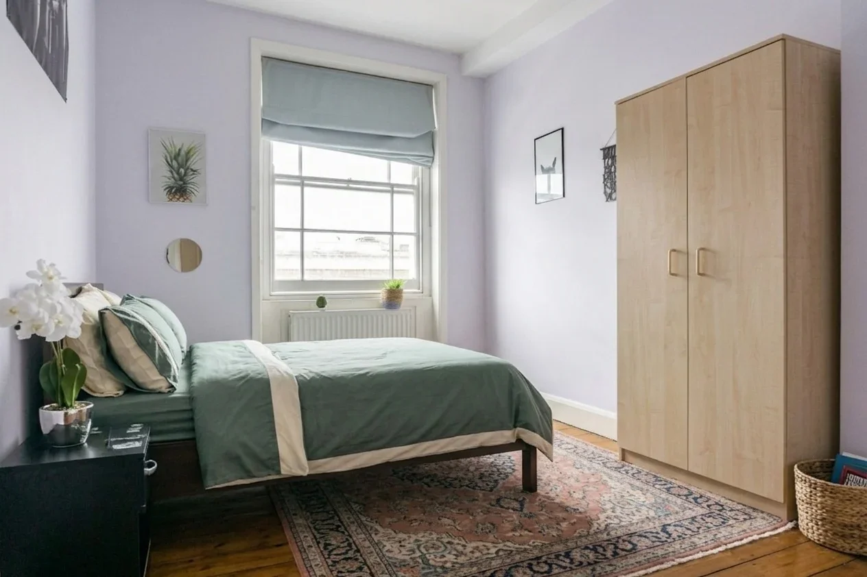 Room Coldharbour Lane in Greater London