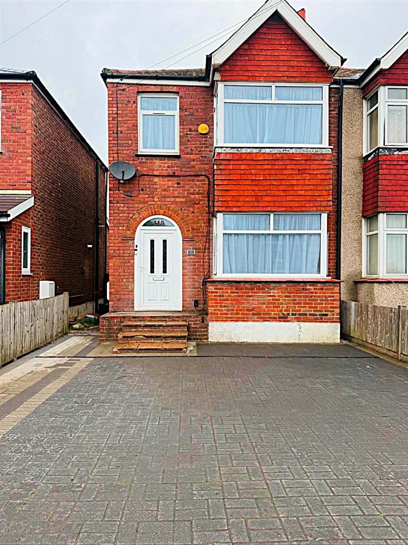 House St. Leonards Road in Rother