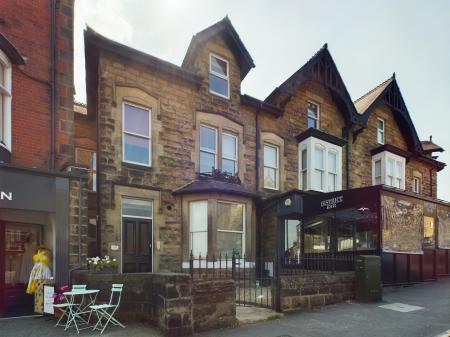 Flat Belmont Close in Harrogate
