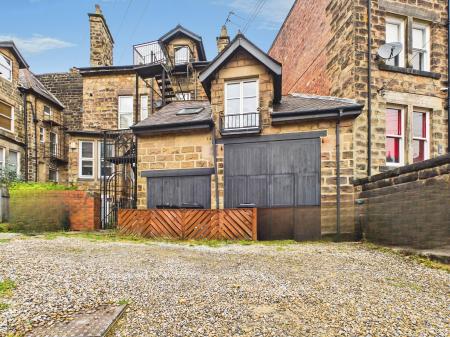 Flat Belmont Close in Harrogate