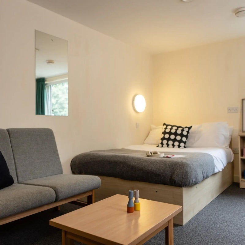 Room Burley Road in Leeds