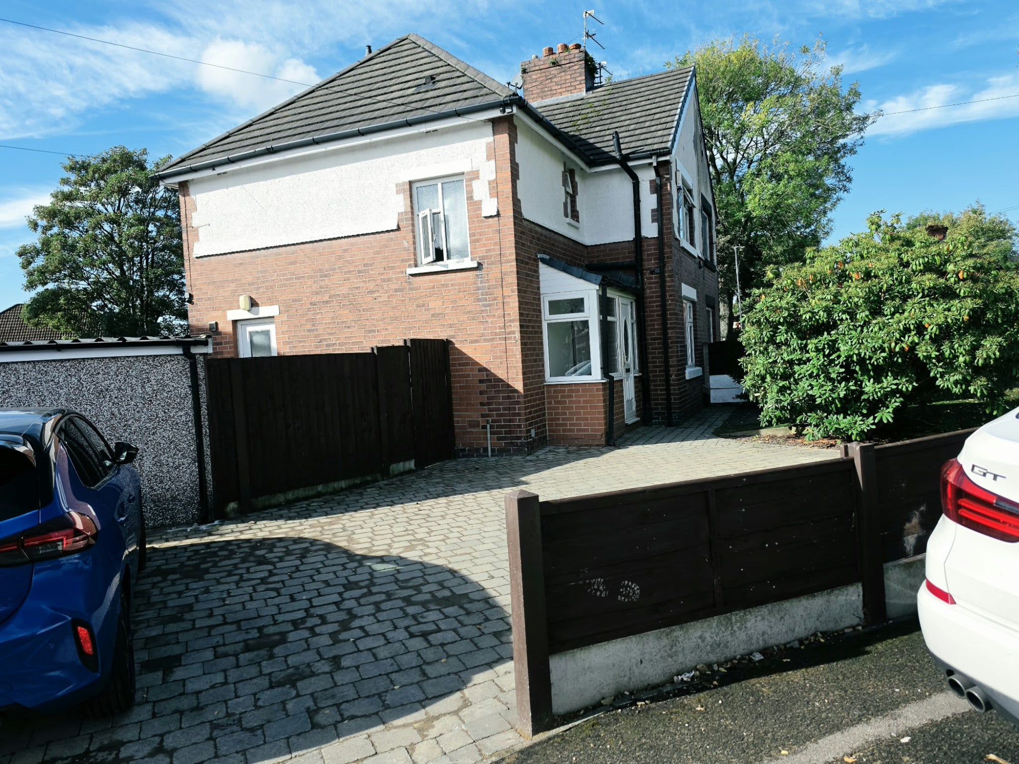 House Broadoak Road in Tameside
