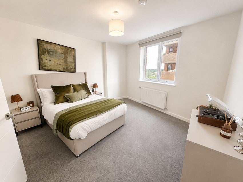 Flat Elmsleigh Road in Borough of Spelthorne