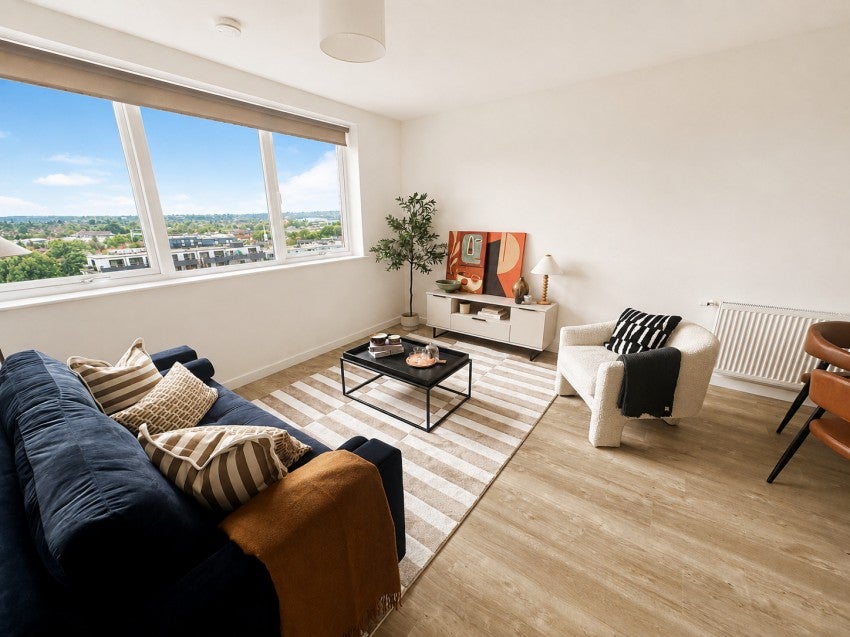 Flat Elmsleigh Road in Borough of Spelthorne
