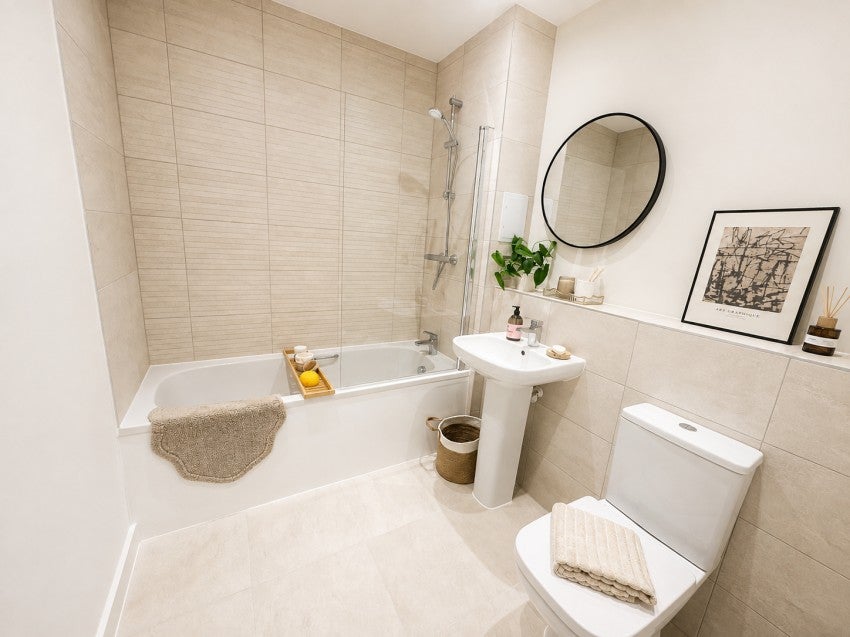 Flat Elmsleigh Road in Borough of Spelthorne