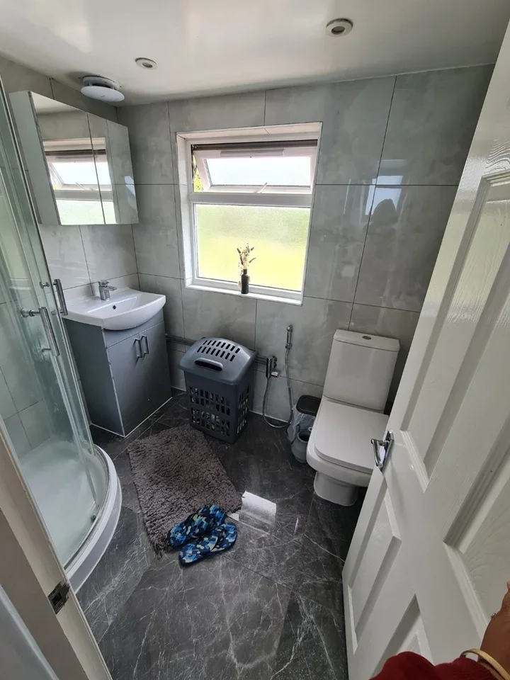 Room Seymer Road in Greater London