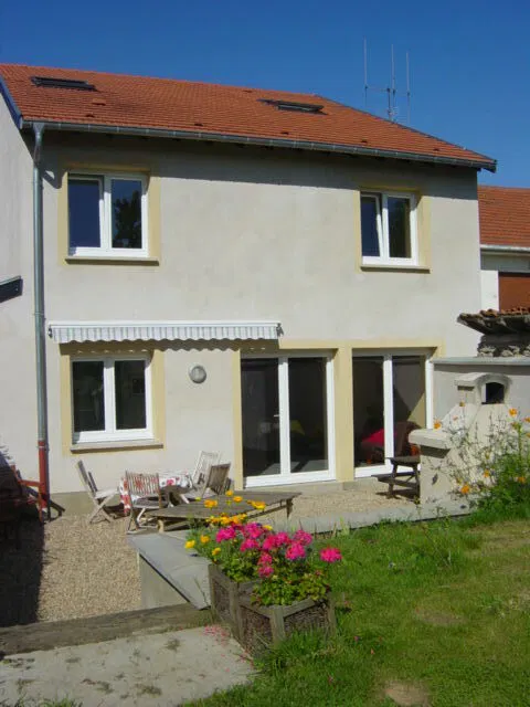 Maison En Jurue à Vezon