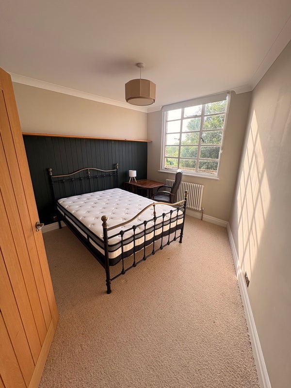 Flat Lawn Terrace in Greater London