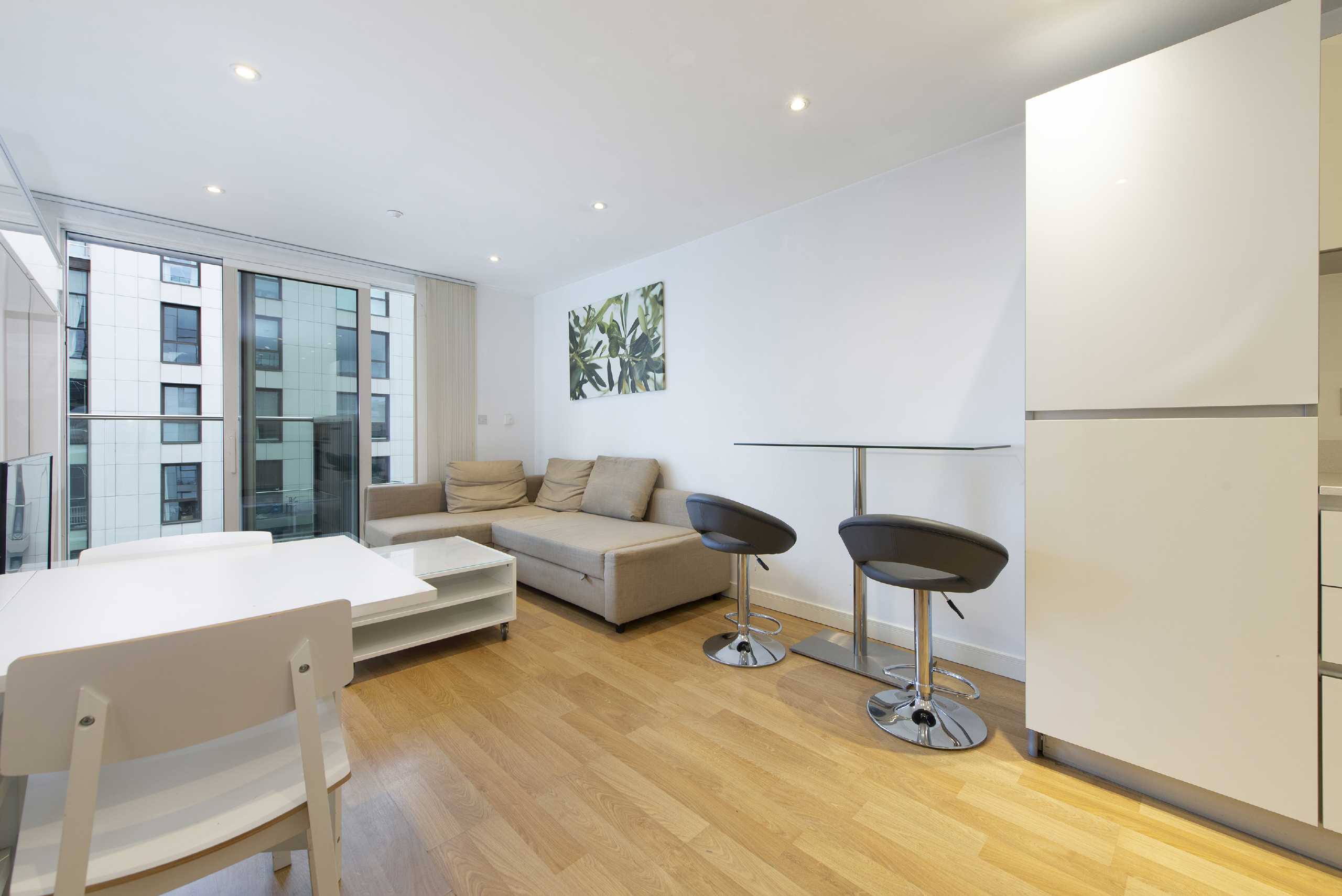 Flat Woodberry Grove in Greater London