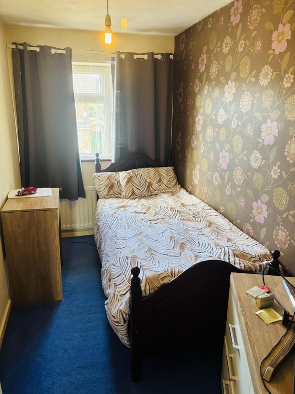 Room The Birches in Crawley