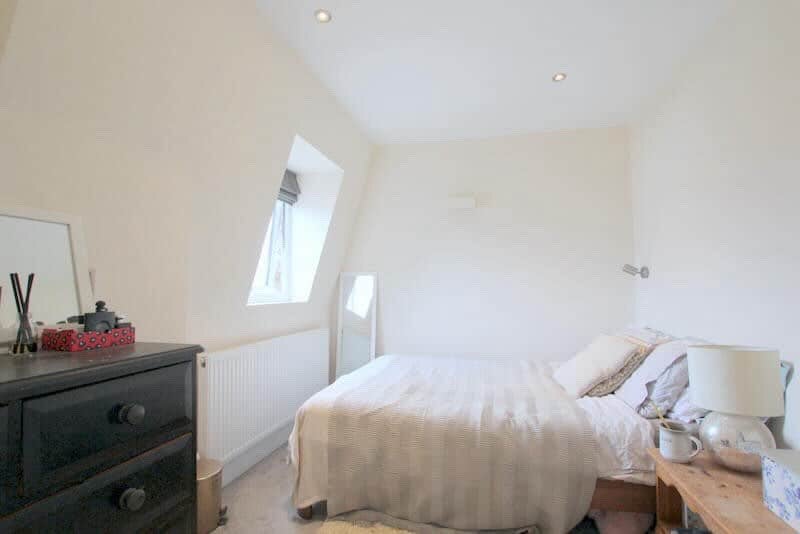 Room Kingston Road in Greater London