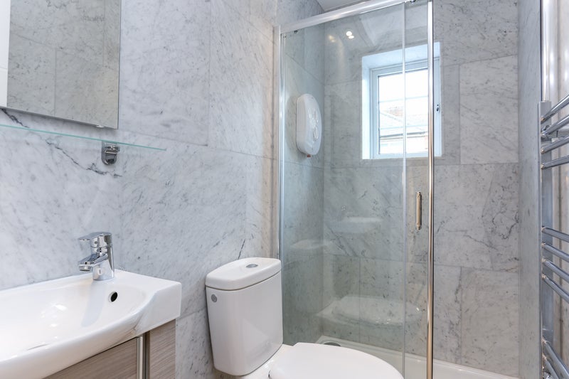 Room Old Oak Common Lane in Greater London