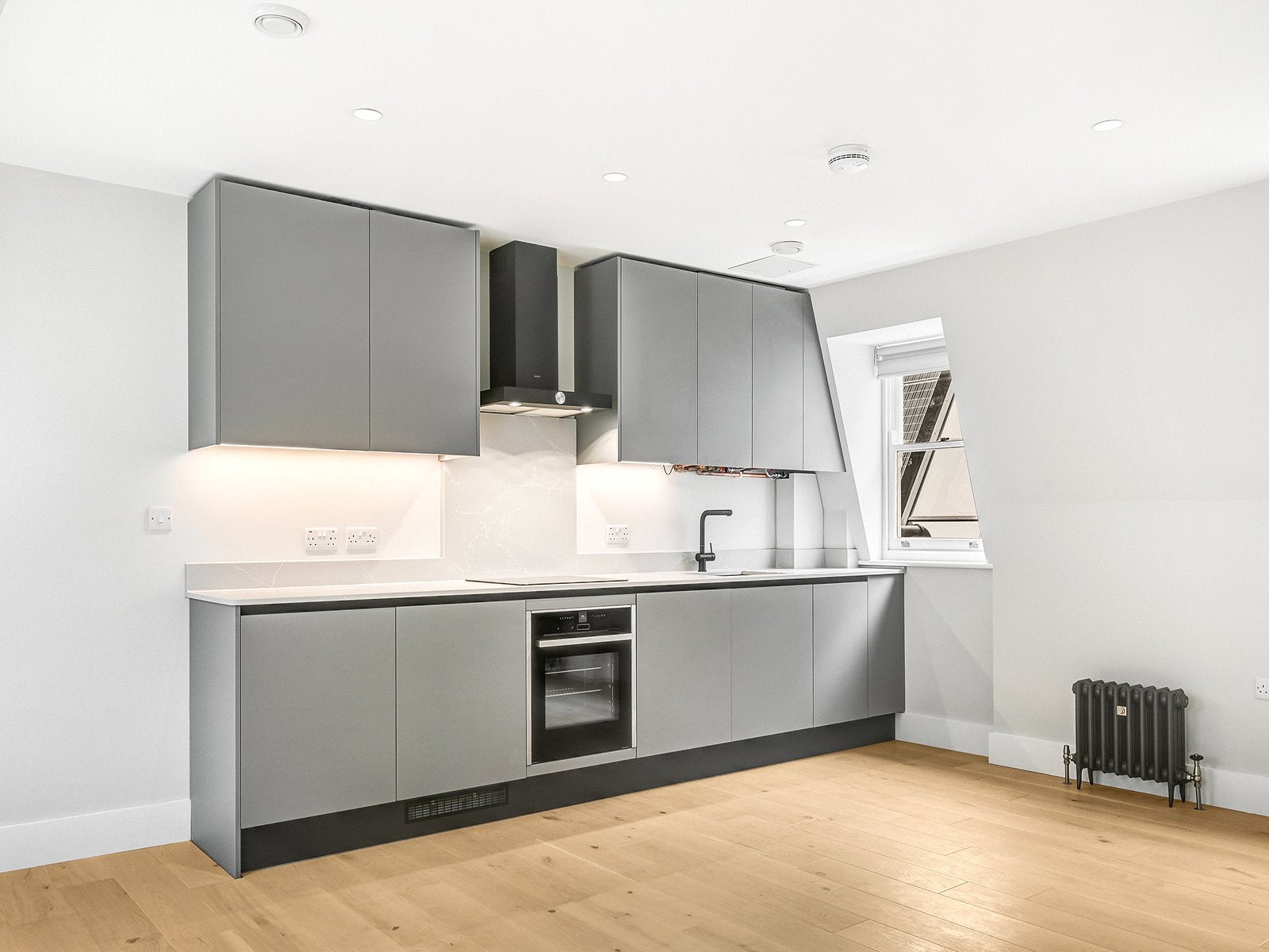 Flat Berwick Street in City of Westminster