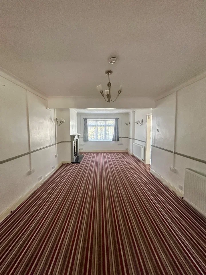 House Adelphi Crescent in Greater London