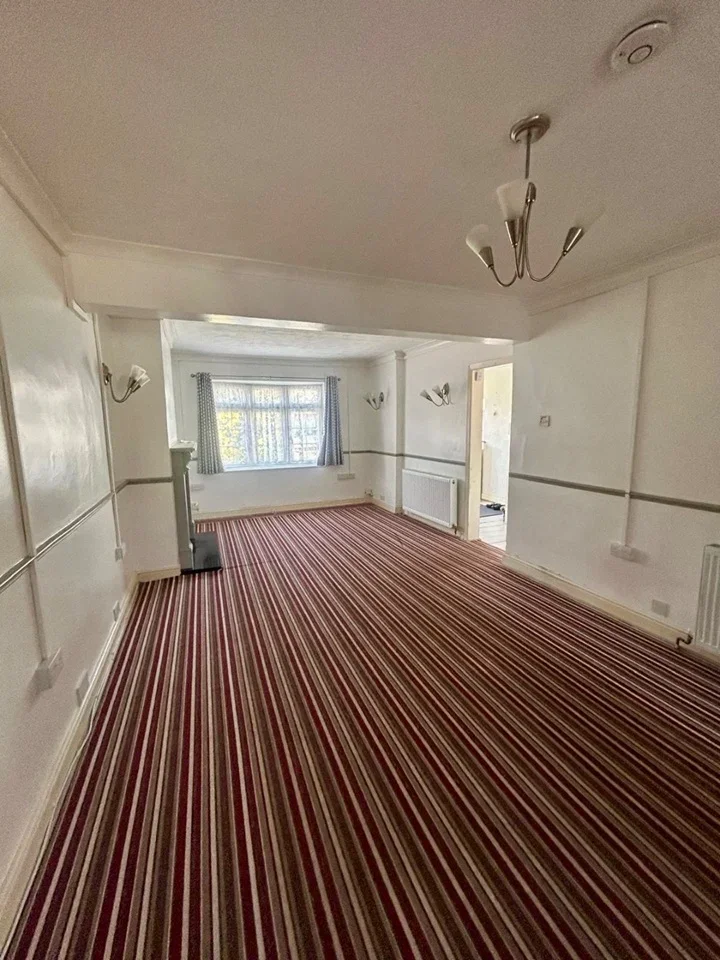 House Adelphi Crescent in Greater London