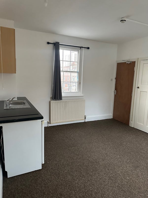 Room Orsman Road in Greater London
