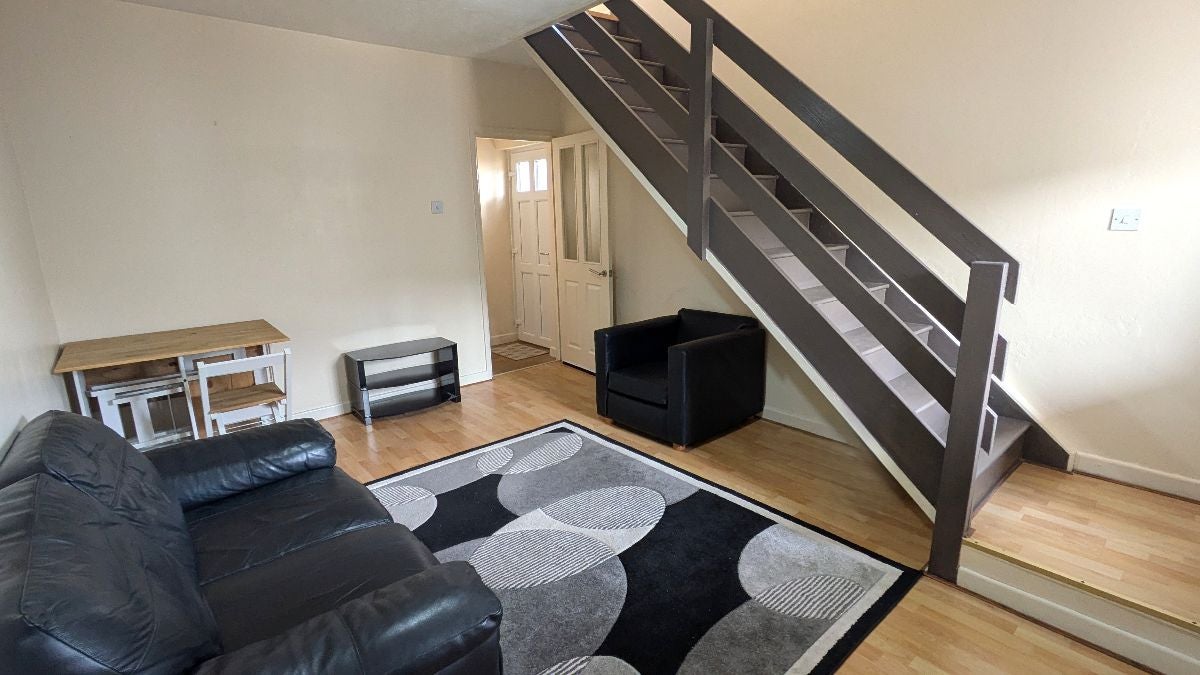 Flat Connaught Road in Cardiff