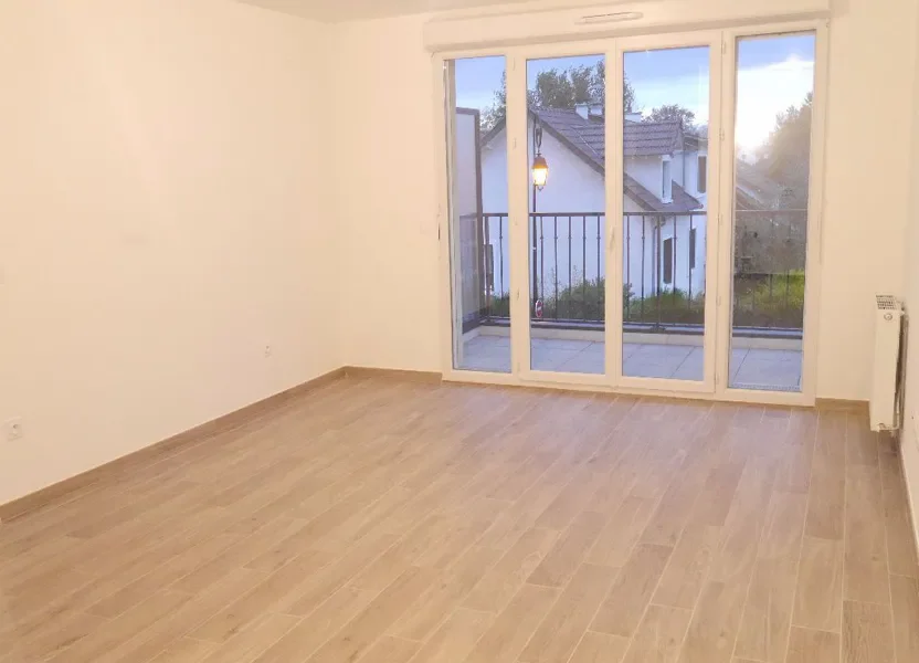 Flat Avenue du Chemin Vert in Le Plessis-Trévise
