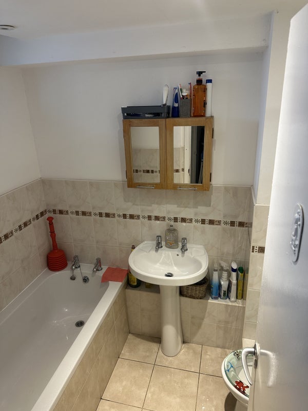 Room Dickens Lane in Greater London