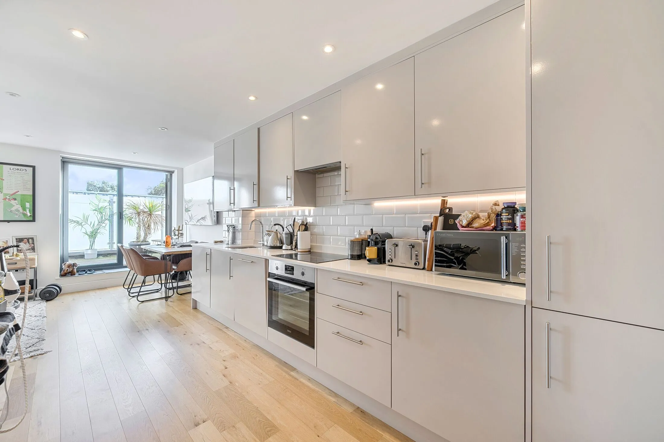 Flat Wilmot Road in Greater London