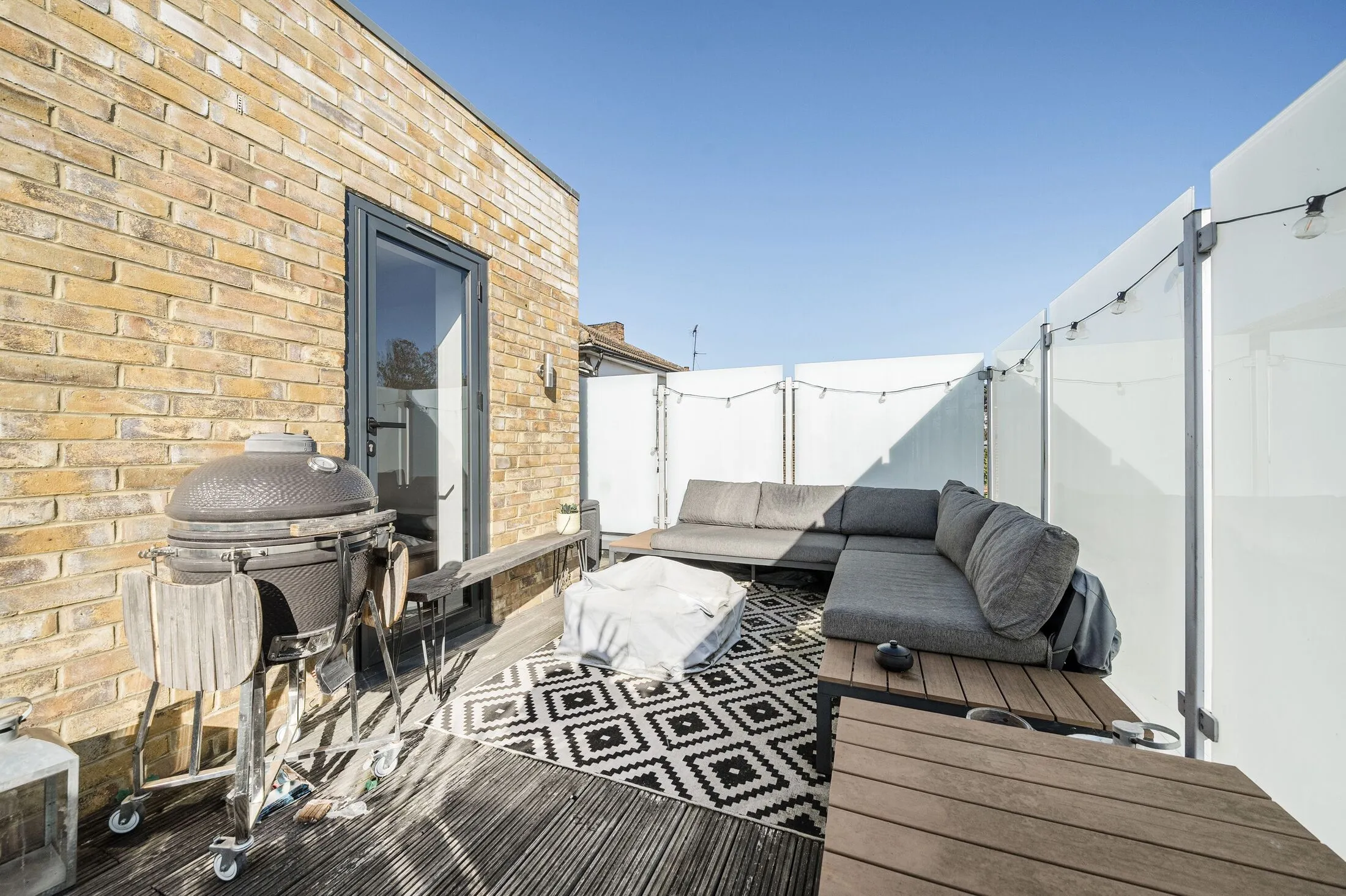 Flat Wilmot Road in Greater London