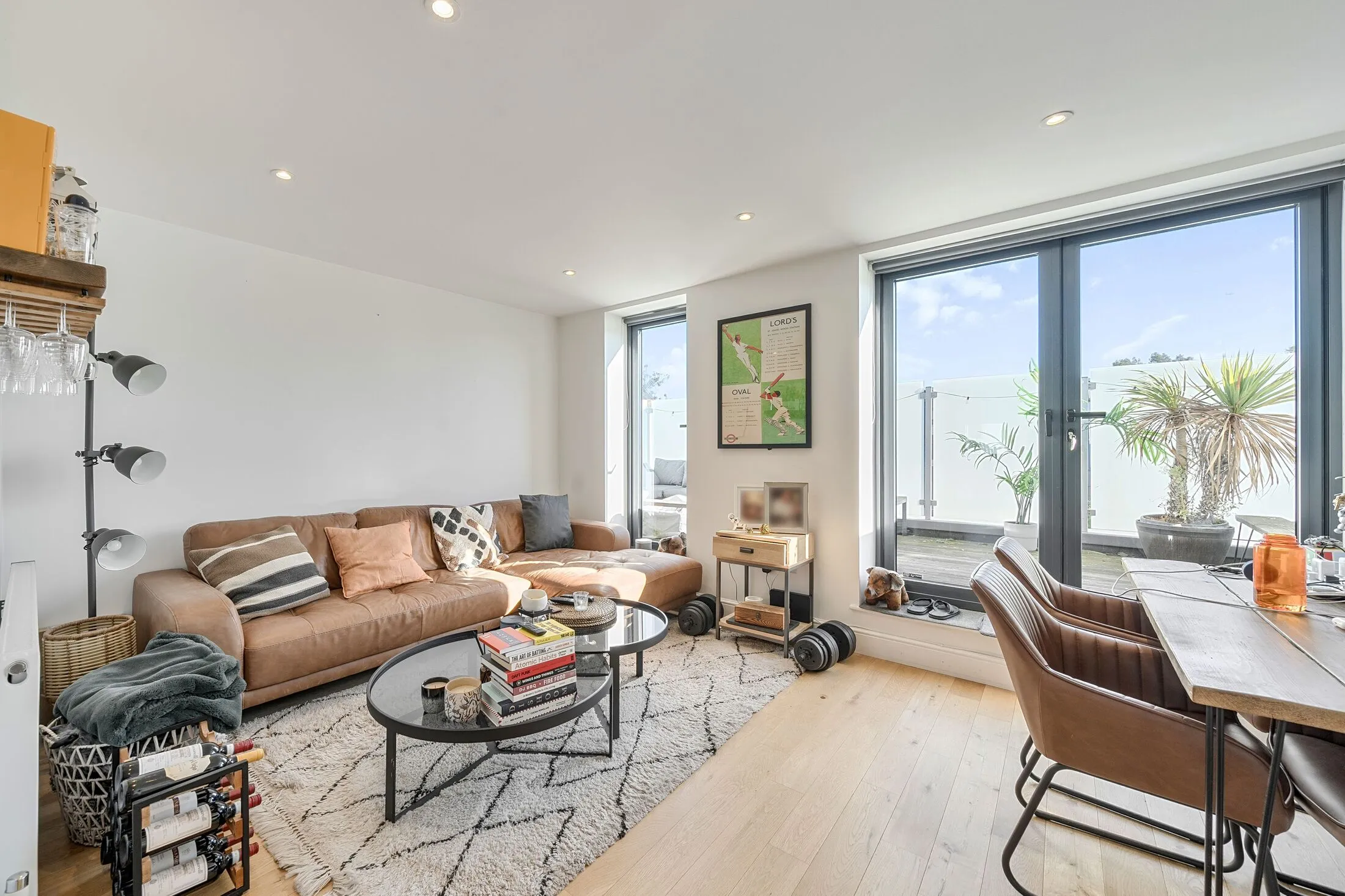 Flat Wilmot Road in Greater London