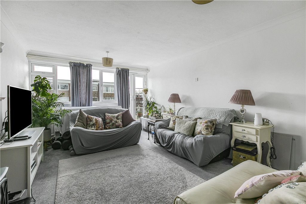 Flat Putney Hill in Greater London
