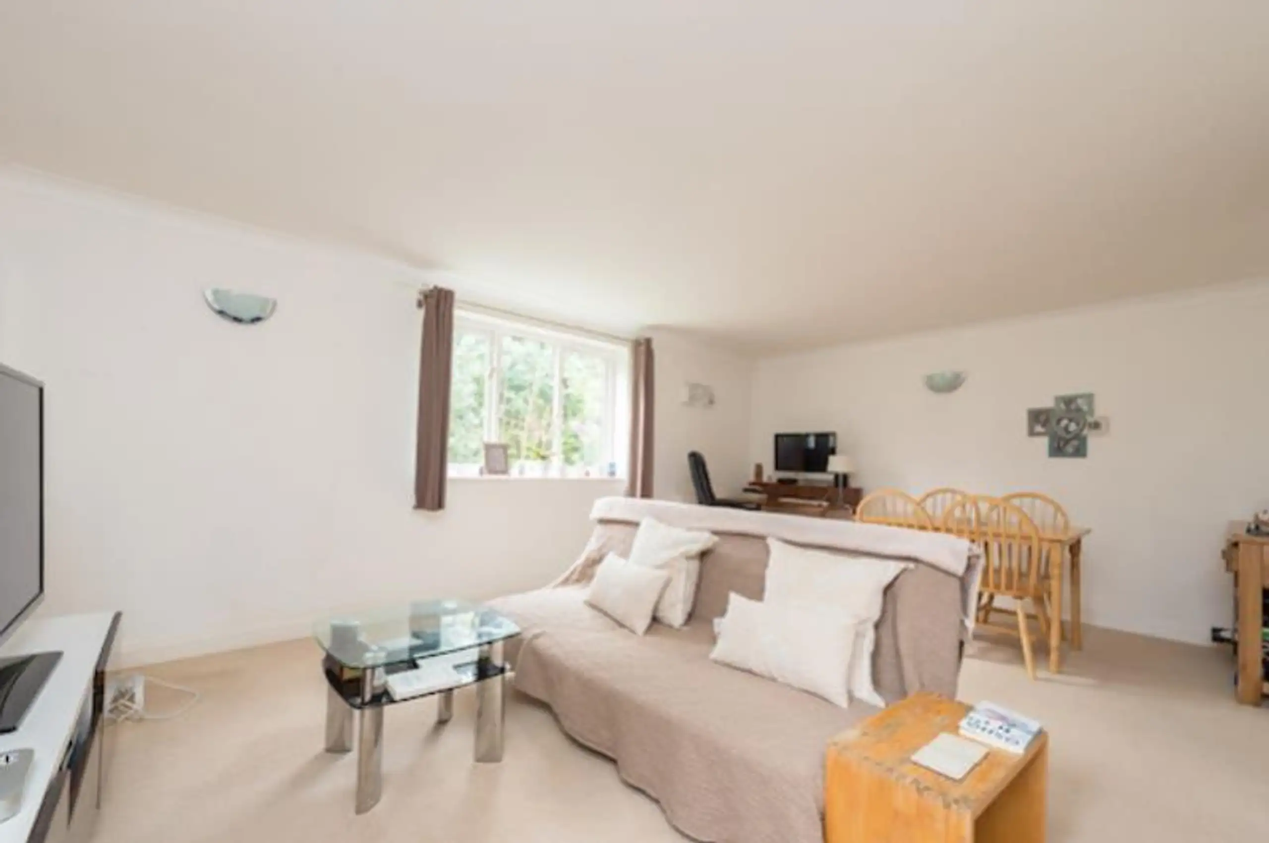 Flat Dorchester Close in Oxford