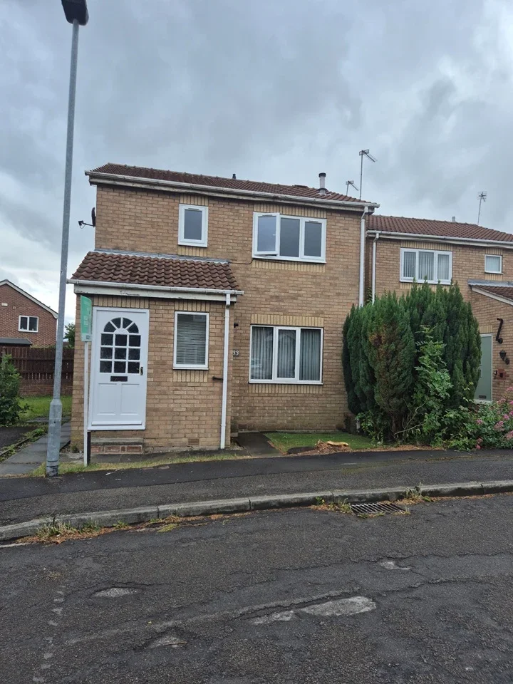 Flat Cloverlands Drive in Barnsley