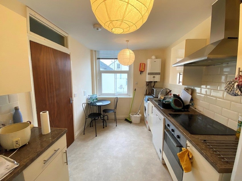 Flat Fawcett Road in Portsmouth