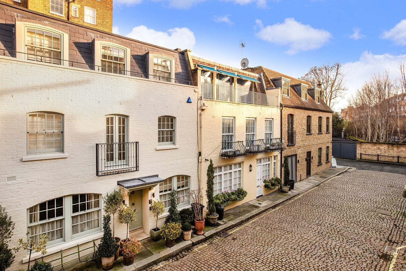 House Ennismore Mews in City of Westminster