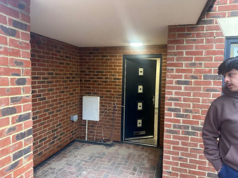Flat Redan Road in Rushmoor