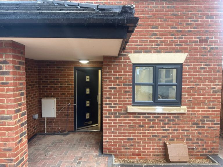 Flat Redan Road in Rushmoor
