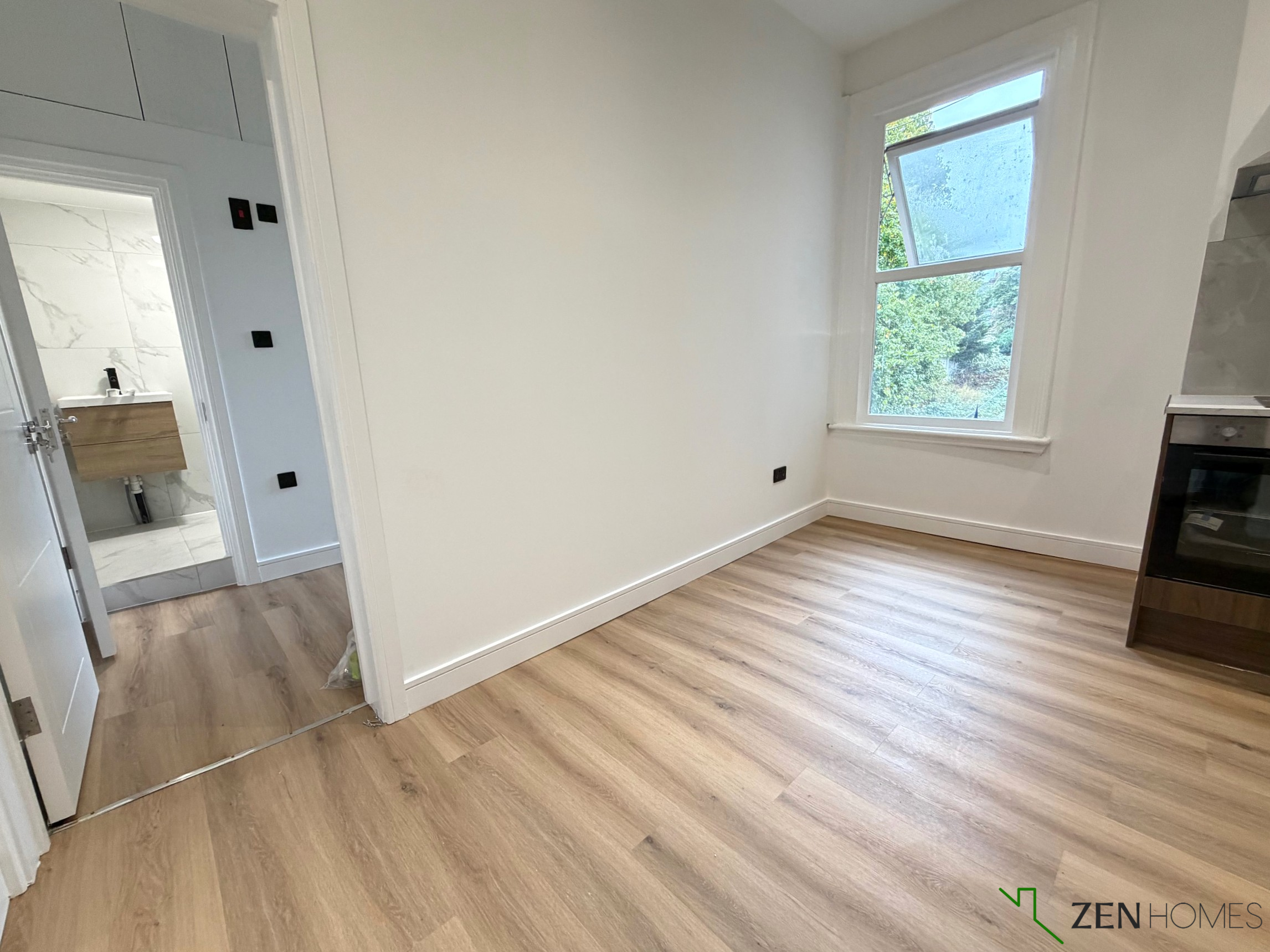 Flat Algernon Road in Greater London