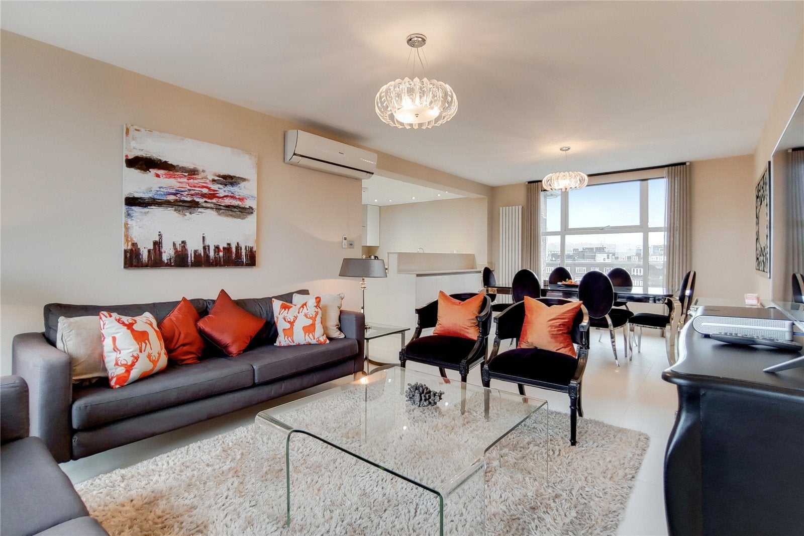 Flat Boydell Court in London
