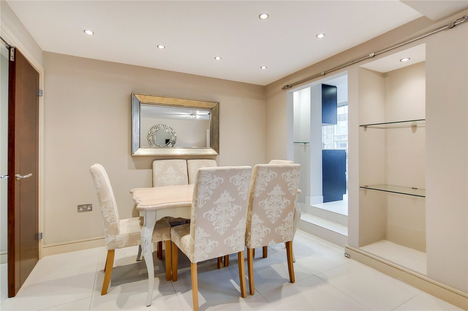 Flat Boydell Court in London