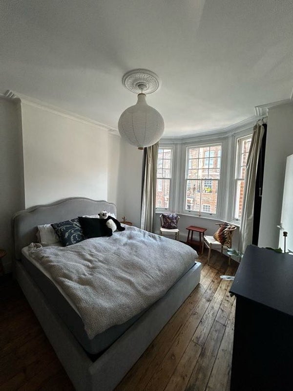 Room Morat Street in Greater London