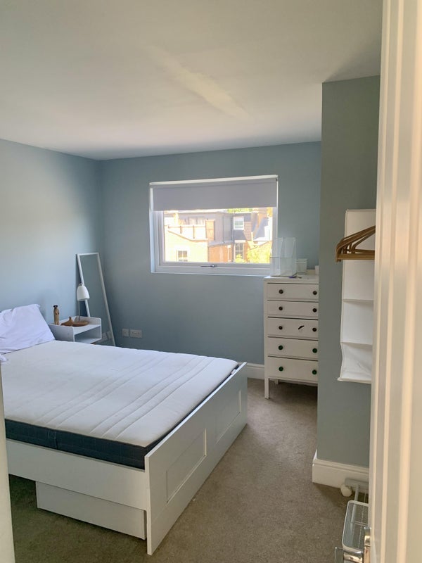 Room Ivydale Road in Greater London